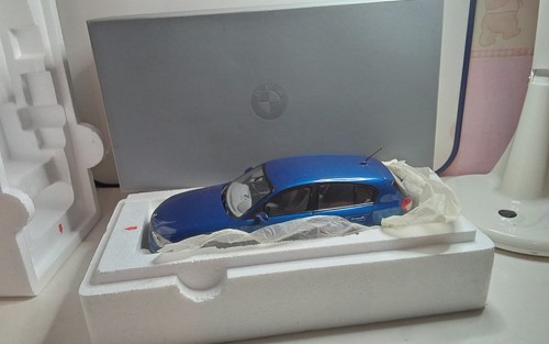 Kyosho bmw series 1 bleu - 1/18,