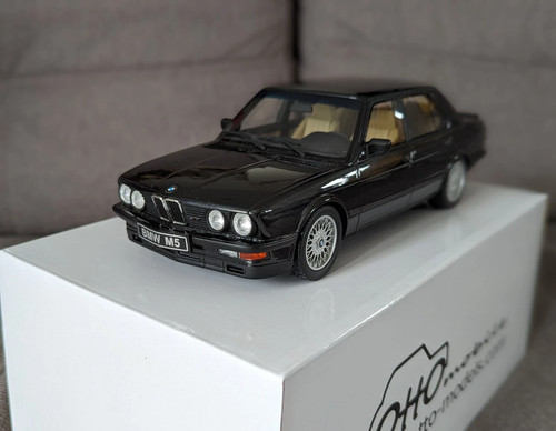 Ottomobile bmw e28 - m5,